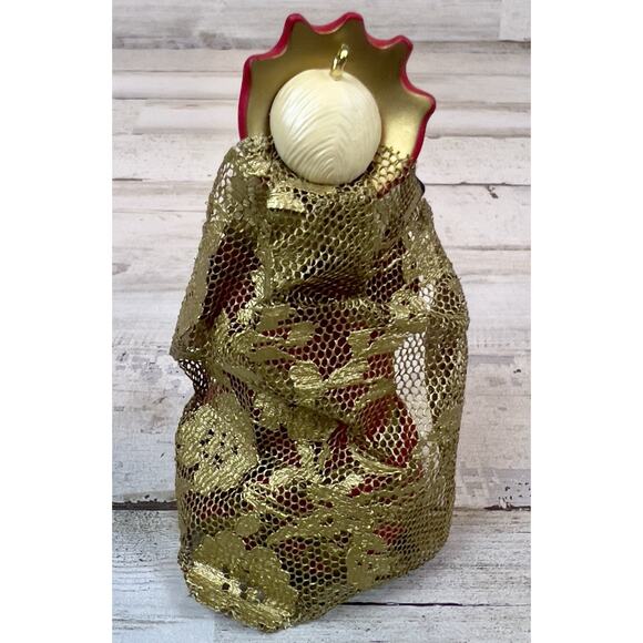 Hallmark 1999 Red Queen Ornament Madame Alexander Series 4 Alice in Wonderland - Picture 4 of 11